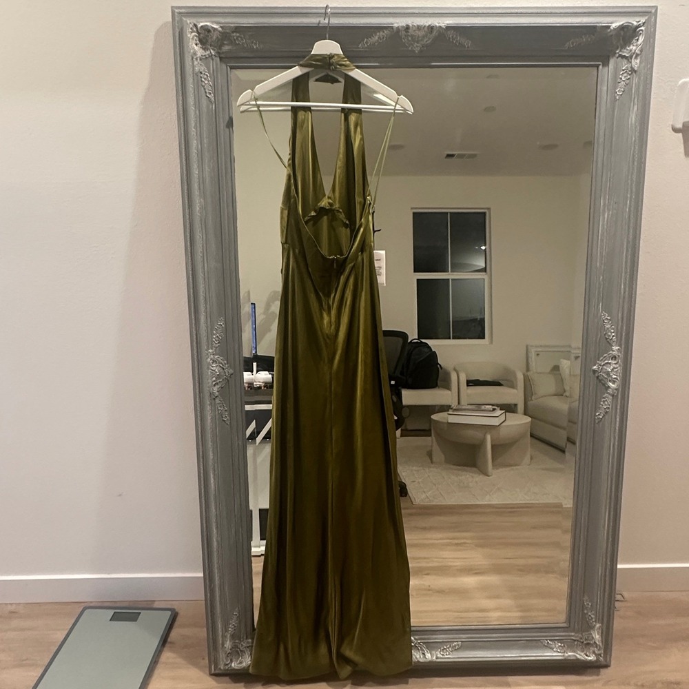 Reformation Daniela Silk Halter Maxi Dress in Pear Satin Evening Gown 6 - Picture 8 of 9